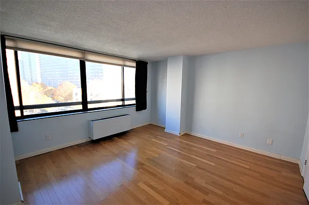 Rented by Re/Max In The City | media 1