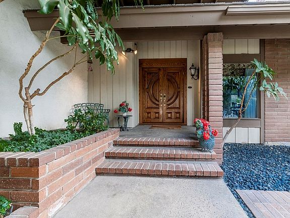 3rd image of 1756 N Mountain View Pl
