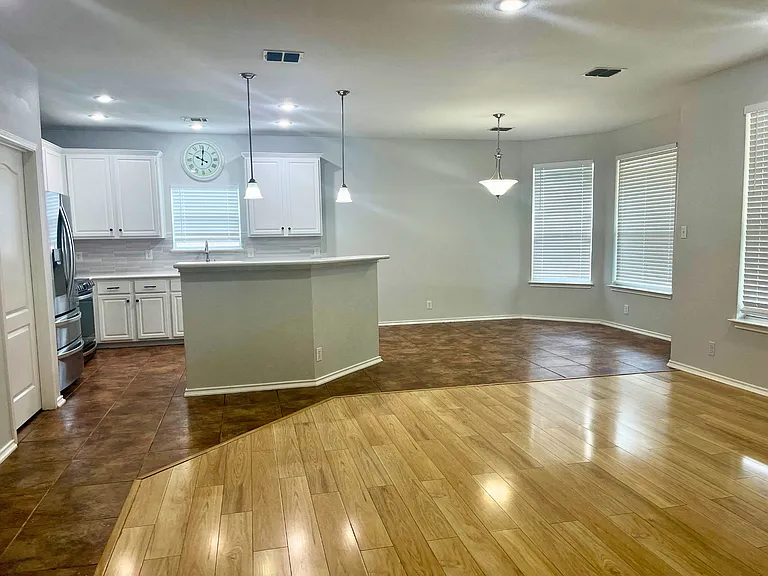 324 Willow Loop — Photo 8