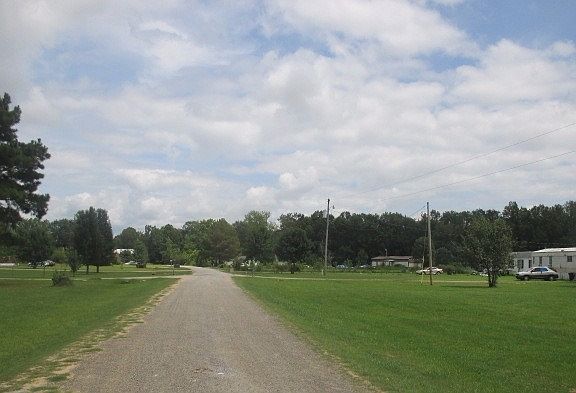 Exterior Neighborhood (street photo)