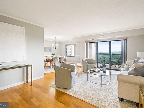 3rd image of 205 Yoakum Pkwy Unit 1508