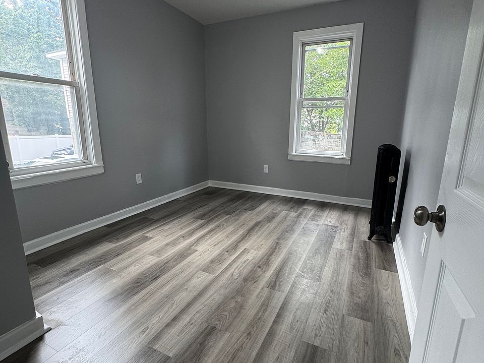 1st image of 1019 Grove St #1R
