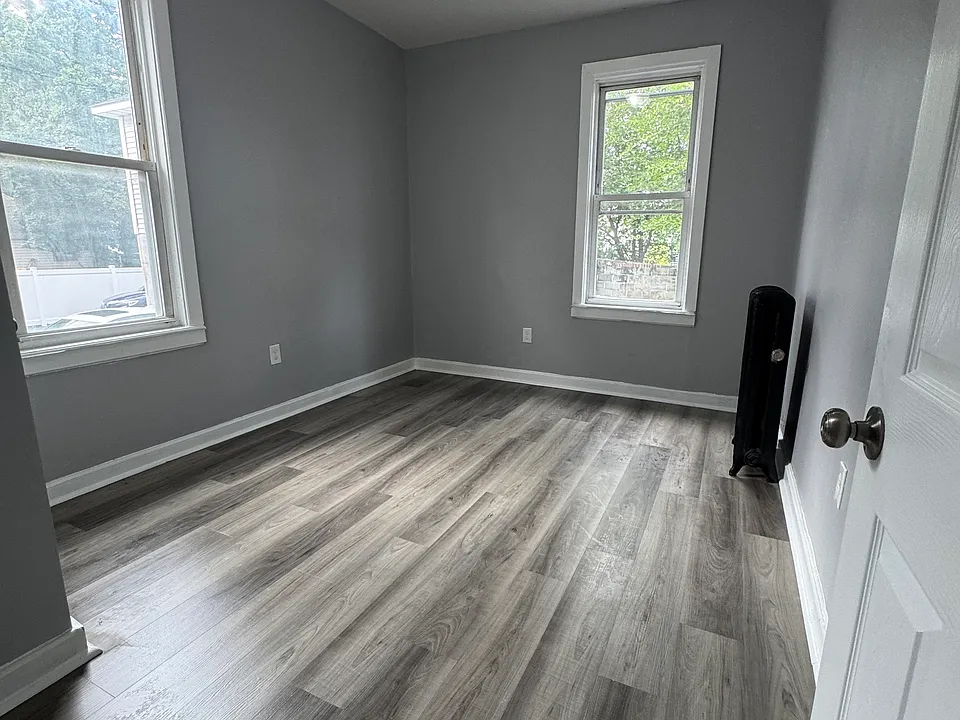 1019 Grove St #1R