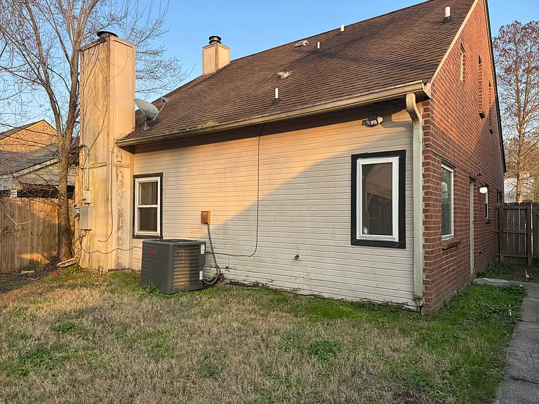 1486 Lila St — Photo 4