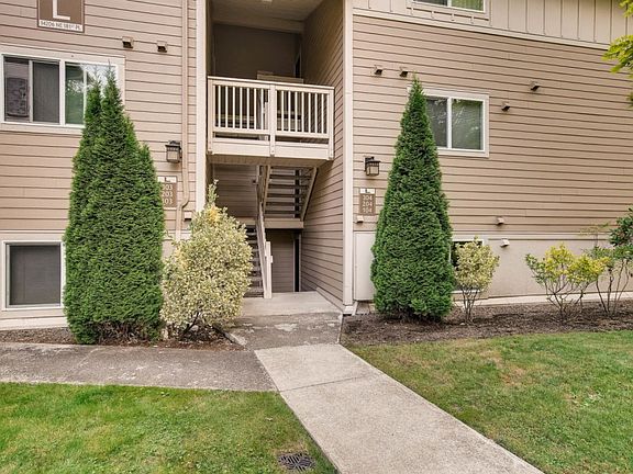 3rd image of 14206 NE 181st Pl APT L103