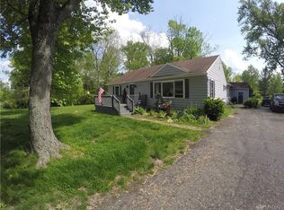 142 E Social Row Rd, Dayton, OH 45458