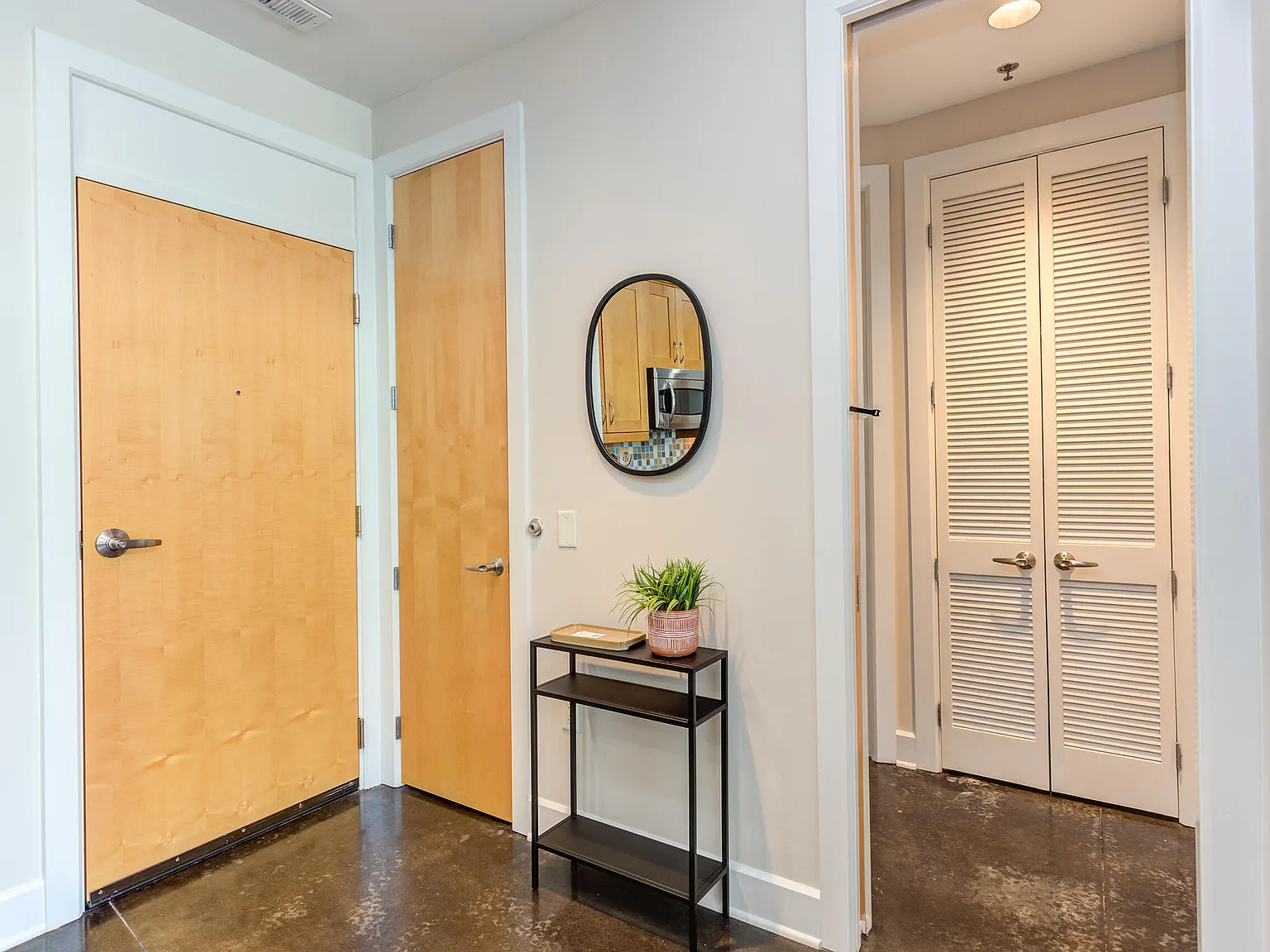2 bed, 2.0 bath, 1200 sqft, $4,200 — Photo 4