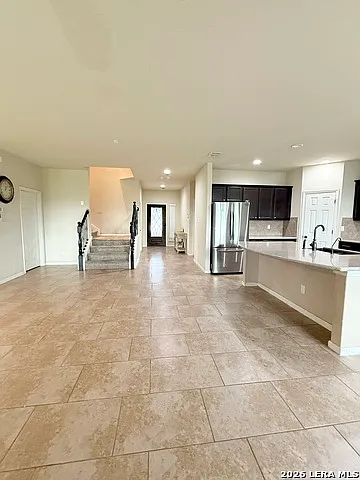 9010 Phoenix Park — Photo 8