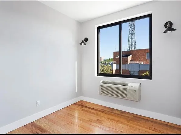 1599 Bergen Street 1L image 3 of 9
