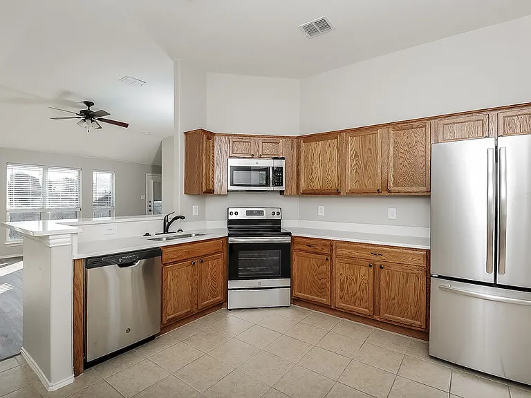 320 Foreston Dr — Photo 8