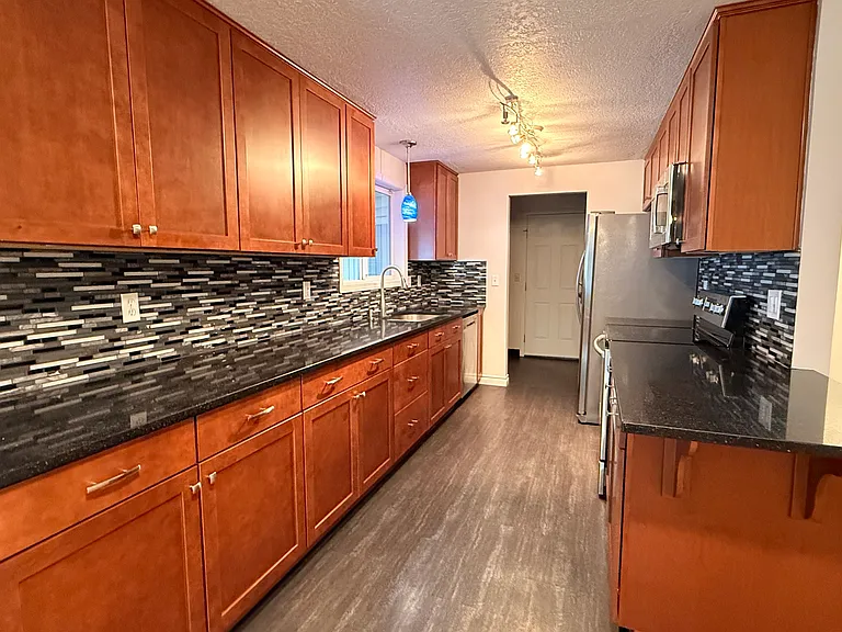 204 NE 148th Ave — Photo 4