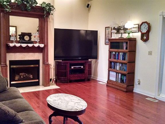 4th image of 5749 Long Pond Way