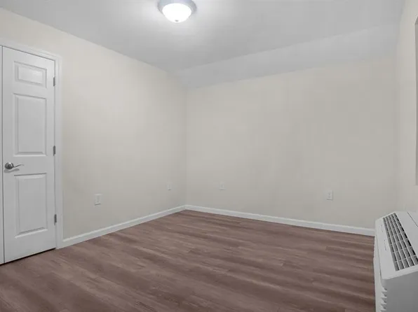 334 Underhill Avenue image 12 of 31