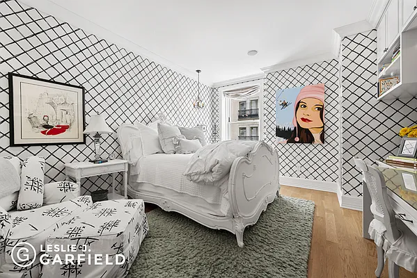 Sold by Leslie J. Garfield | media 6