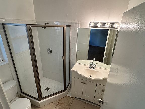 5th image of 22119 Pacific Coast Hwy APT 6