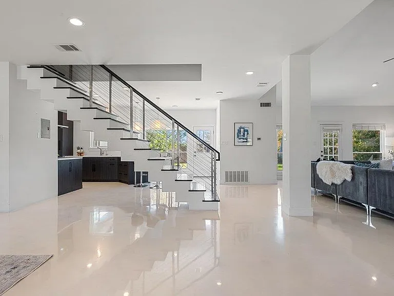 10408 Loring Dr — Photo 9