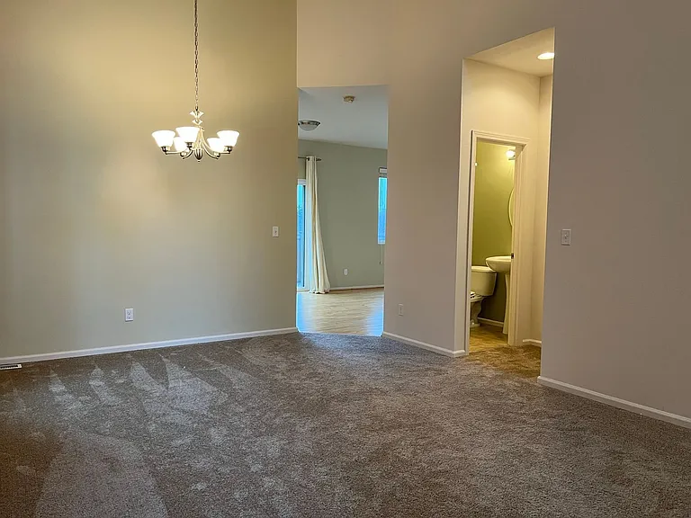 2705 67th Ct SE — Photo 2