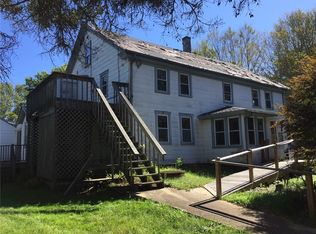12 Crandall Ln, Ashaway, RI 02804