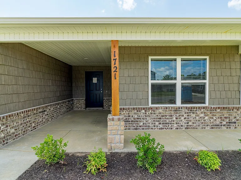 1721 Forest Dr — Photo 3