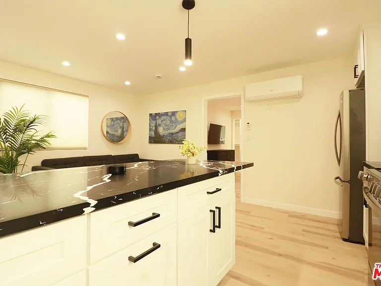9024 Phyllis Ave #D — Photo 8