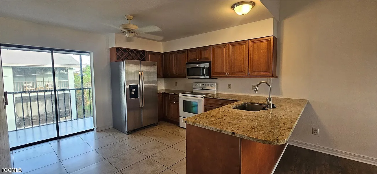 2 bed, 2.0 bath, 858 sqft, $1,250 — Photo 4