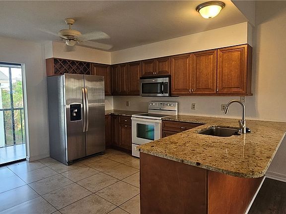 4th image of 4904 Vincennes Ct APT 209