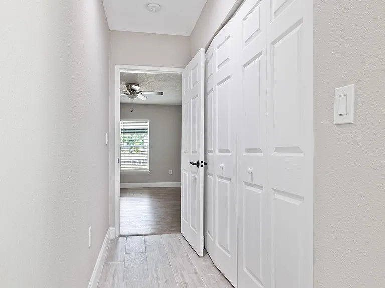 408 W Virginia Ave — Photo 11