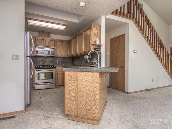 4th image of 61233 Mount Vista Dr