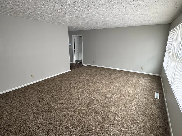 4030 N Catherwood Ave #1 — Photo 3