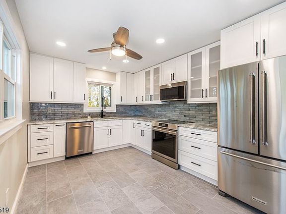 5th image of 17 Putters Rd