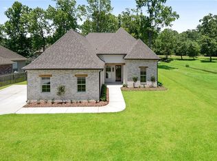 102 Post Oak Dr, Madisonville, LA 70447