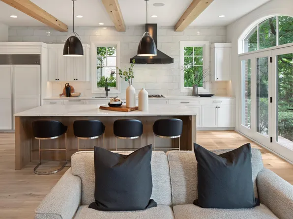 715 Rice St E, Wayzata, MN 55391