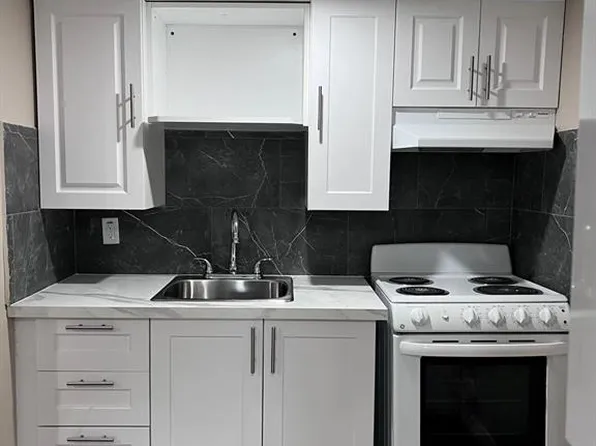 249 Elgin St, Sarnia, ON N7T 5B3