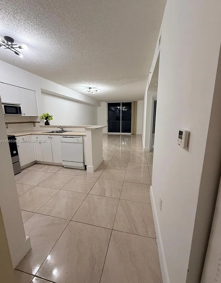 Blue Lagoon Condo — Photo 1
