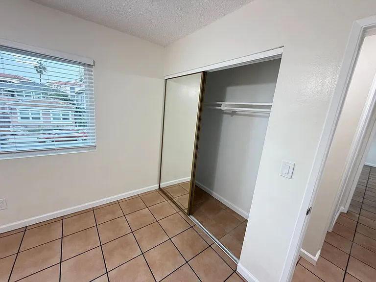 1133 Freeman Ave — Photo 5