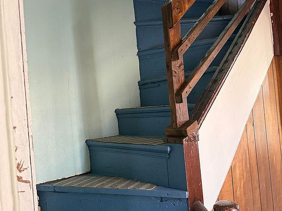 4th image of 67 Highland St