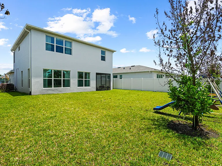 10700 SW Gloriana St — Photo 38
