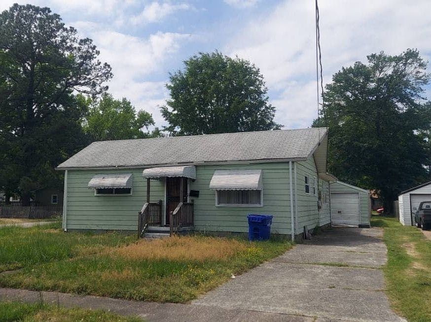 1st image of 212 Woodstock St