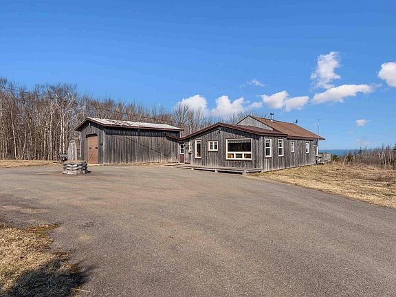 3rd image of 2481 Broad Cove Rd