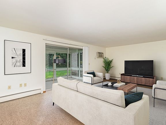 Golden Valley, MN Valley View Apartments | 22B | Living