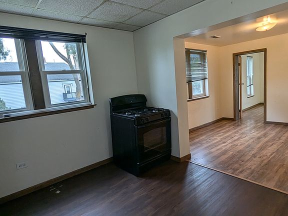 5th image of 163 E 23rd St