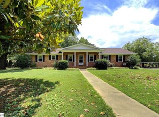 202 Ridgecrest Ct, Simpsonville, SC 29680