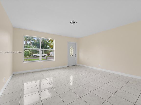 5th image of 3561 NW 41st St