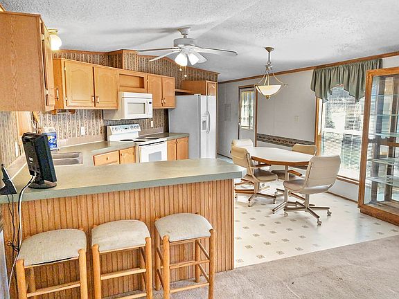 2nd image of 126 Trout Ct