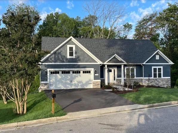 619 Doyle St, Salem, VA 24153