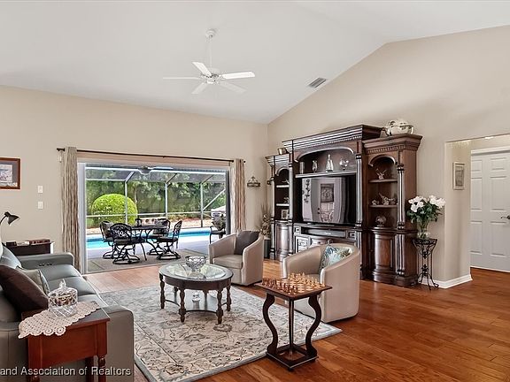 2nd image of 56 Somerset Ln