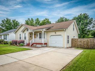 225 Okehampton Dr, Goose Creek, SC 29445