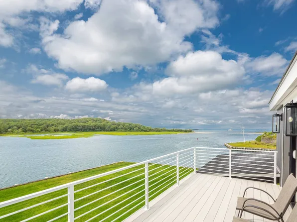 308 Towd Point Rd, Southampton, NY 11968