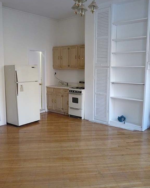 2nd image of 136 Montague St APT 3