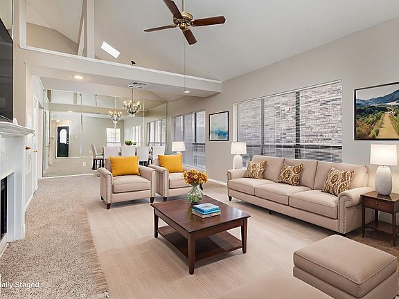 2nd image of 2921 Menlo Park Ln